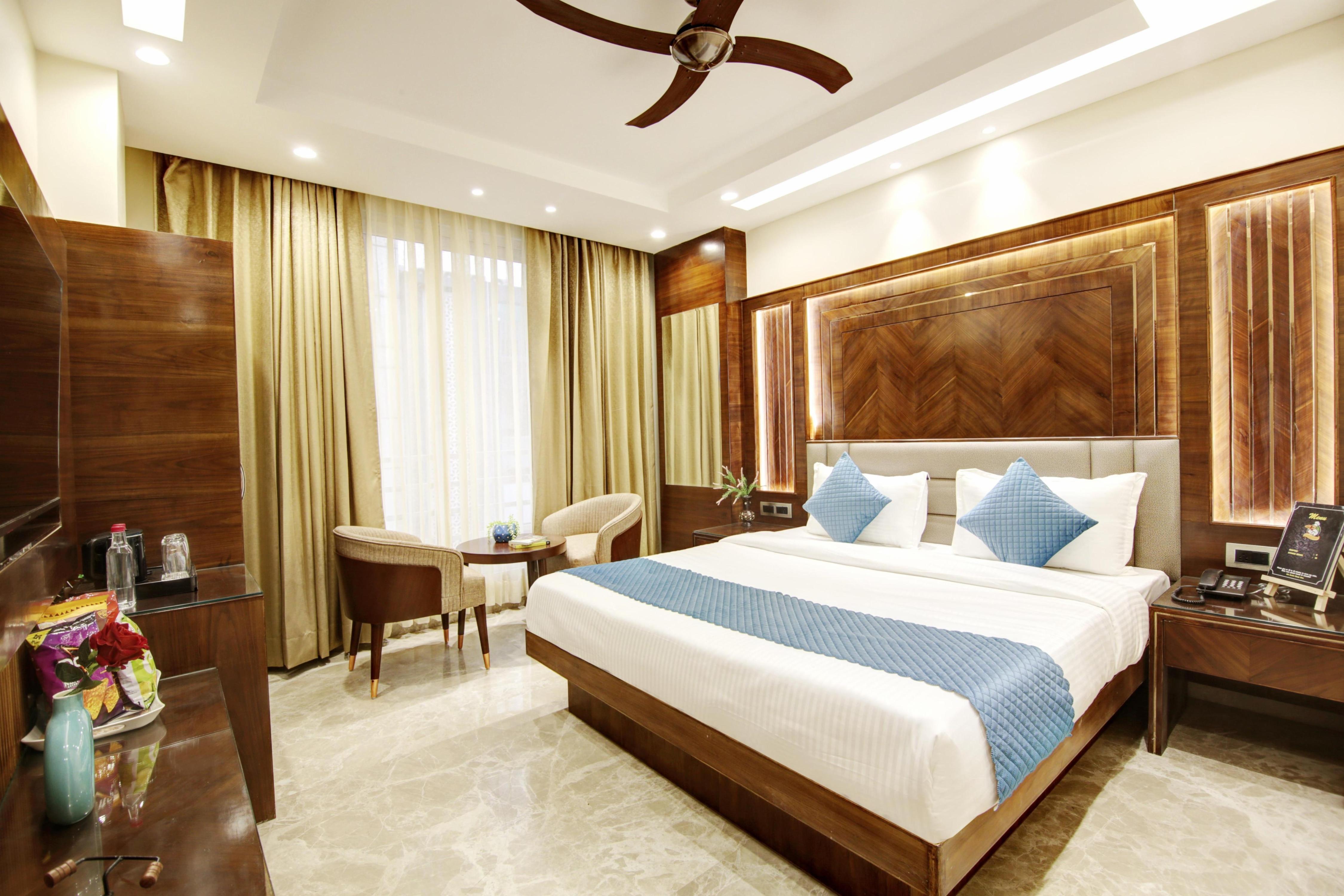 The Vanson Pride - Premier Stay & luxury Restaurant Room Type - Pride Suite - Balcony - Free Early Check-In (Subject to availability)