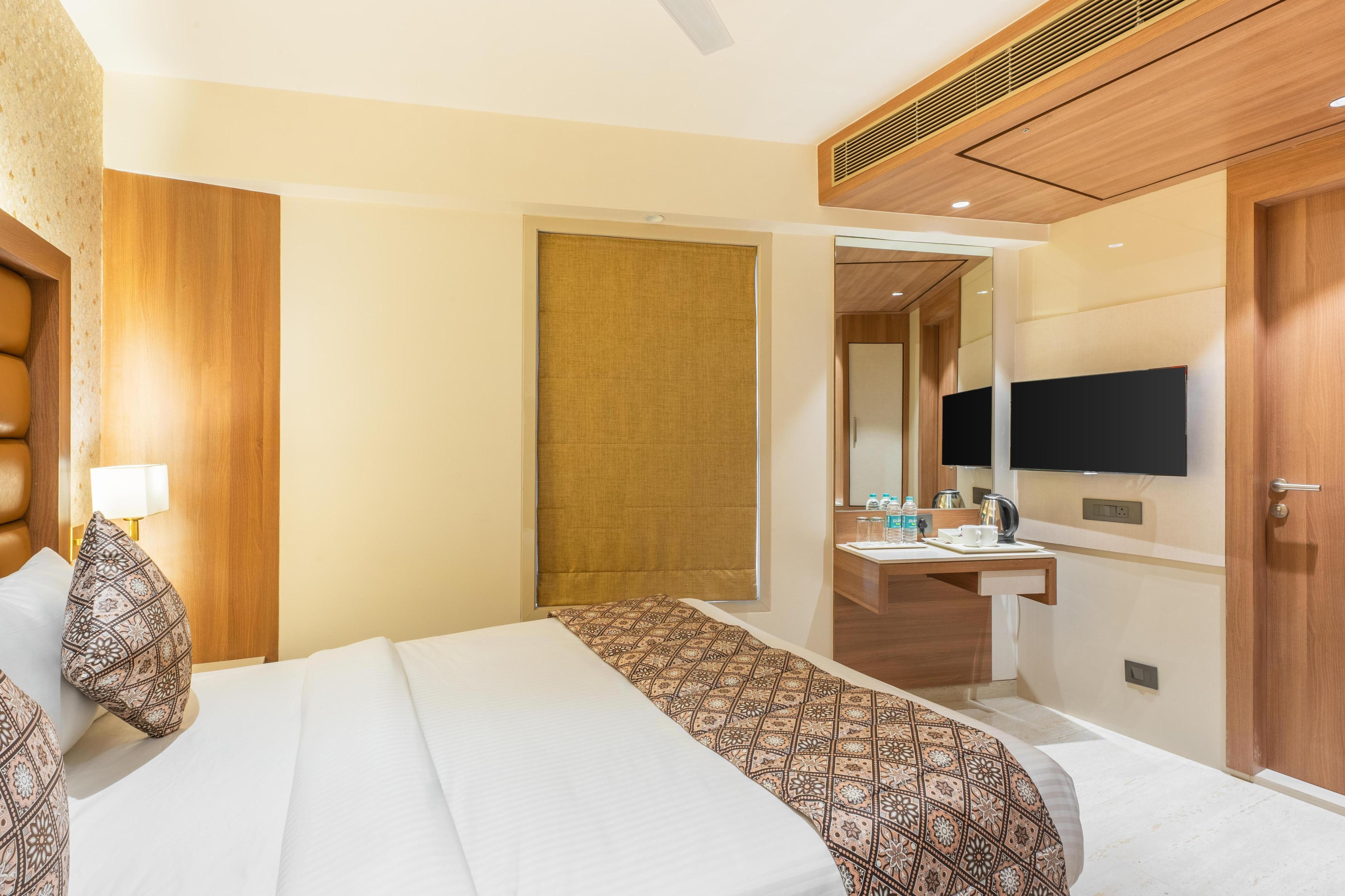 Hotel Supreme Comforts - Mumbai Airport - Tap to explore photos