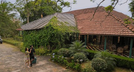 Hipnoetic Stays | Geodesic Domes & Tea Planters Bungalow Room Type - Tea Bungalow Room
