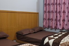 Pahadi Musafir Hotel and Cafe