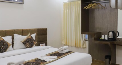Gulmohar Plaza By Auroville Room Type - LUXURY EXECUTVE CITY VIEW ROOM WTH  BALCONY