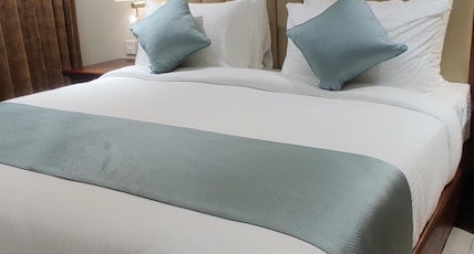 Park Selections Room Type - Premium King Room Park Selections Room Type - Premium King Room