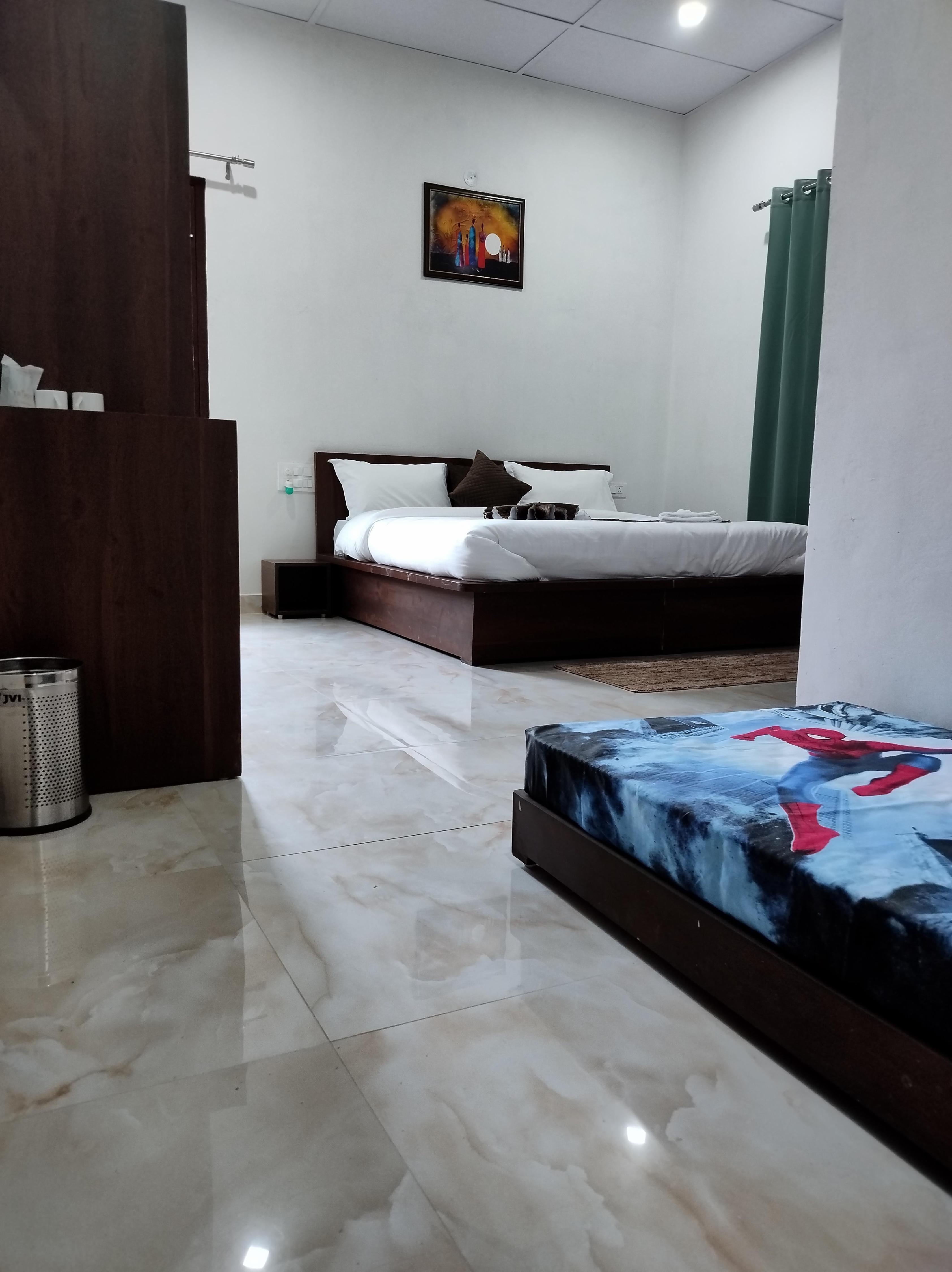 SPRING INN - Tap to explore photos