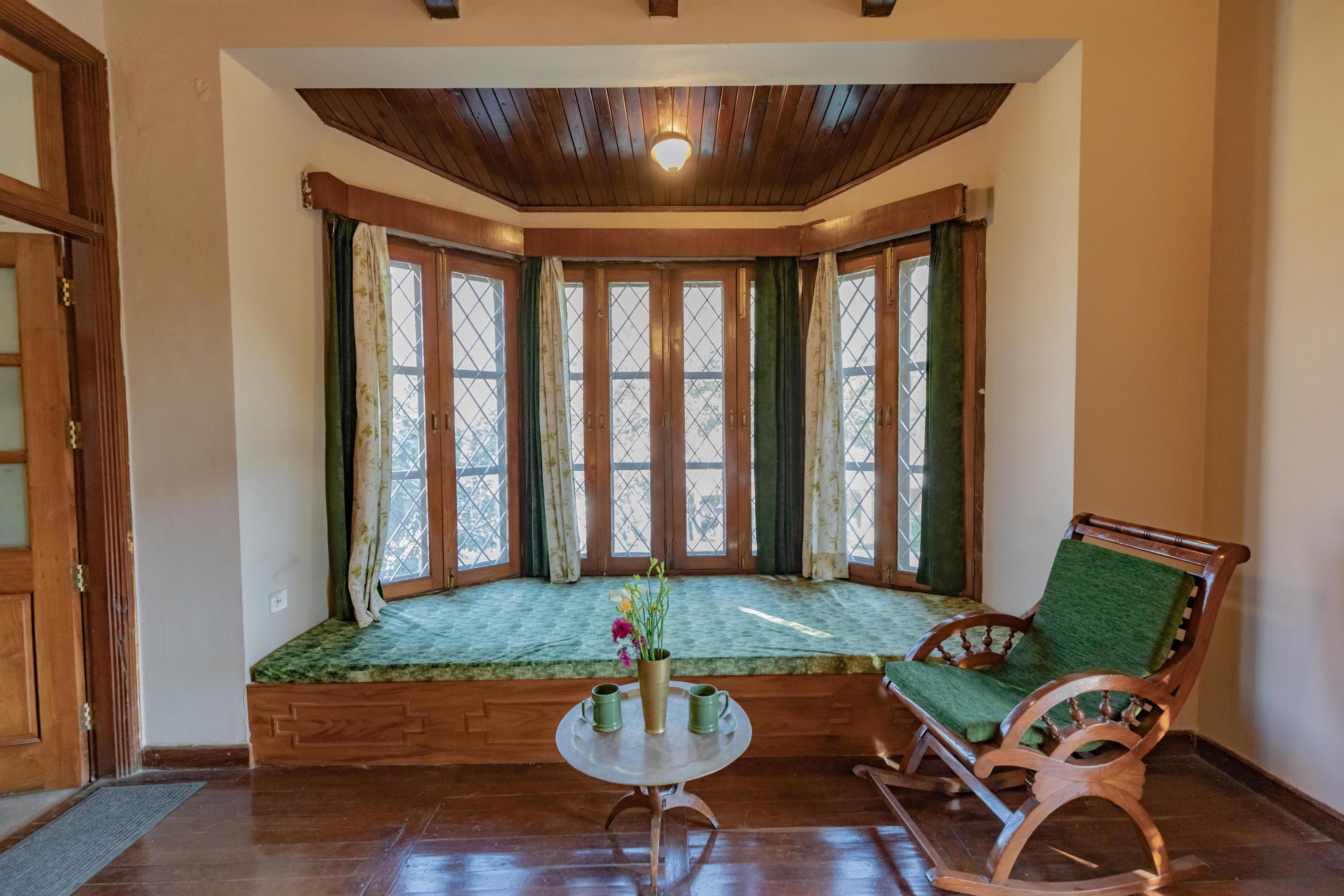 Creekside Villa Home Stay - Tap to explore photos
