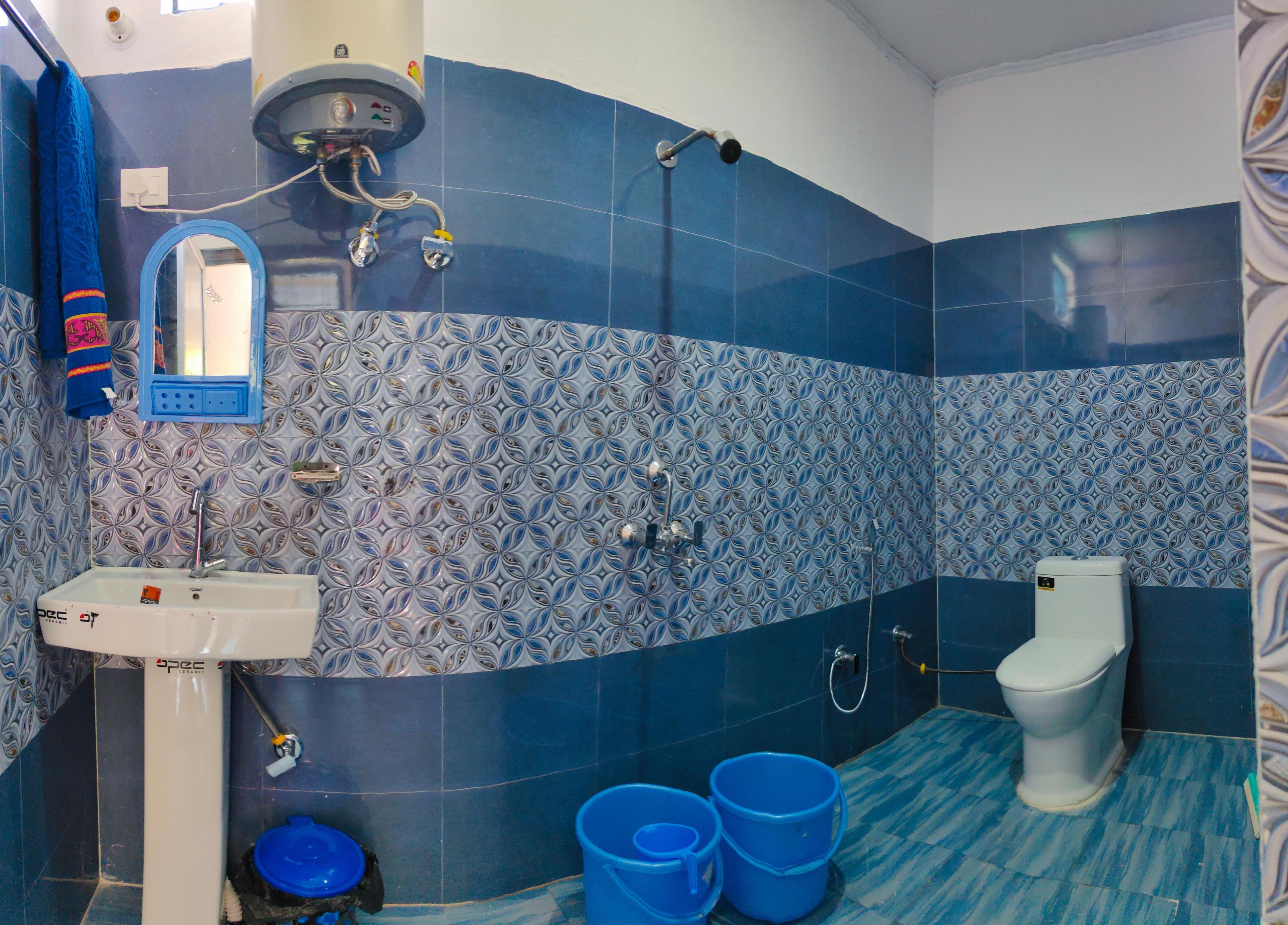 The Omkareshwar Inn, Kedarnath - Tap to explore photos