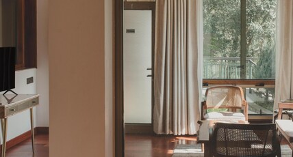 Brij Atmanya, Bhowali | A Luxury Mountain Escape Room Type - Nandakot Suite