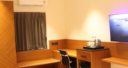The Vantage Inn Room Type - Deluxe Double Room