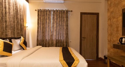 The Lake Palm, Kolkata Room Type - Deluxe Room