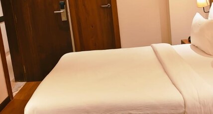 Silvotel By Bizzgrow Hotels Room Type - Deluxe Room