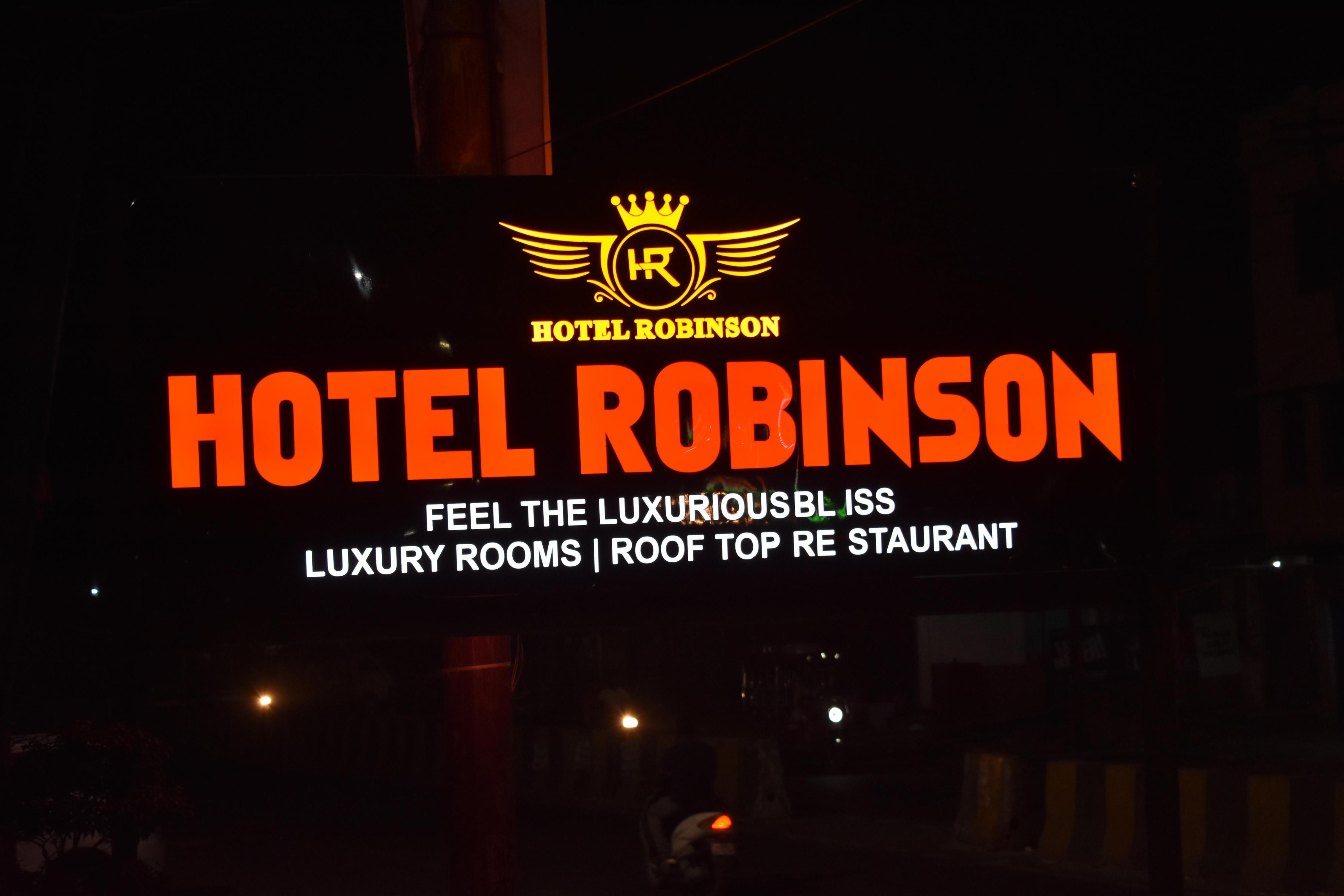 Hotel ROBINSON - Tap to explore photos
