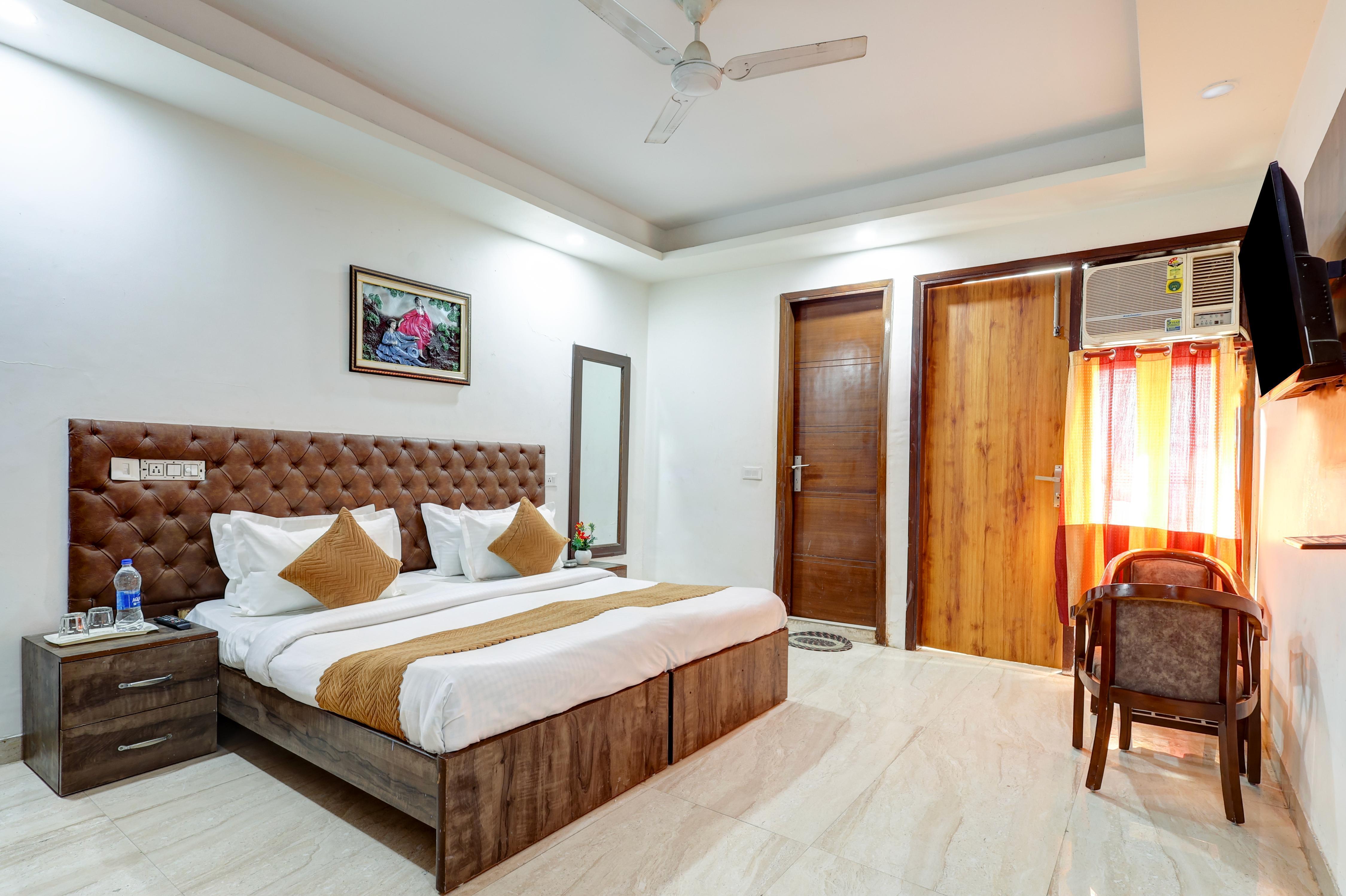 Mauryan Elite Hotel Qutab Minar Metro Station Room Type - Deluxe Room