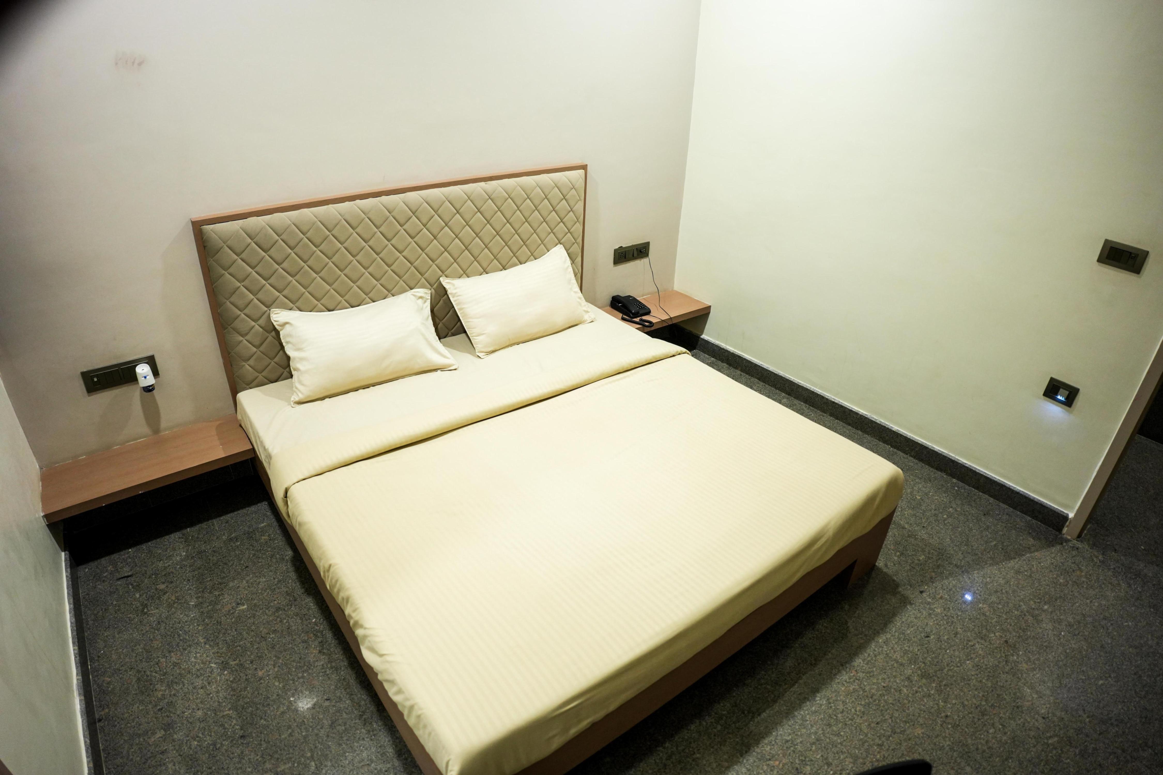 HOTEL CROWN CITY (DABRA CHOWK) Room Type - DELUXE