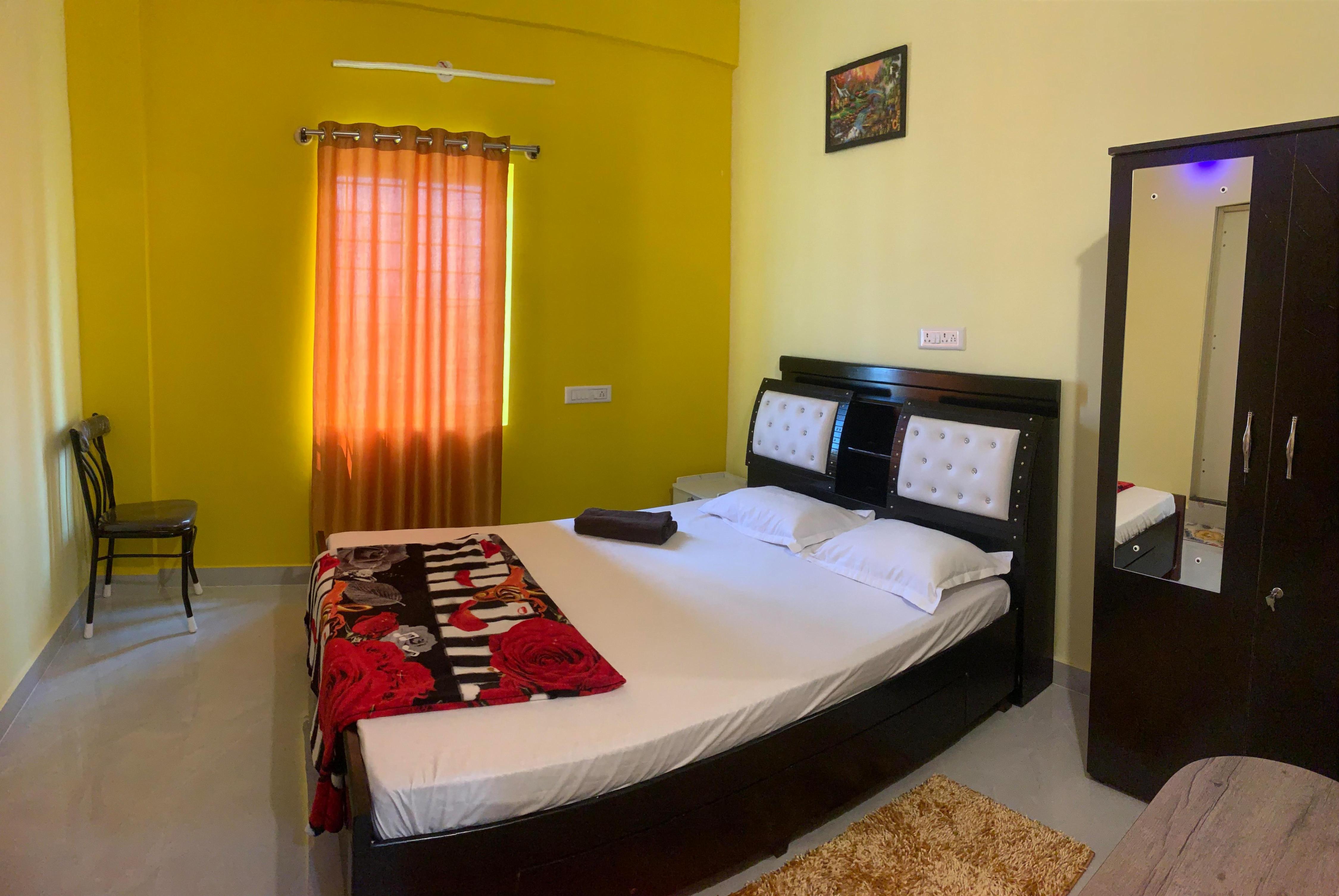 Cozy Elite 3BHK Luxury Apartment in Bangalore - Tap to explore photos