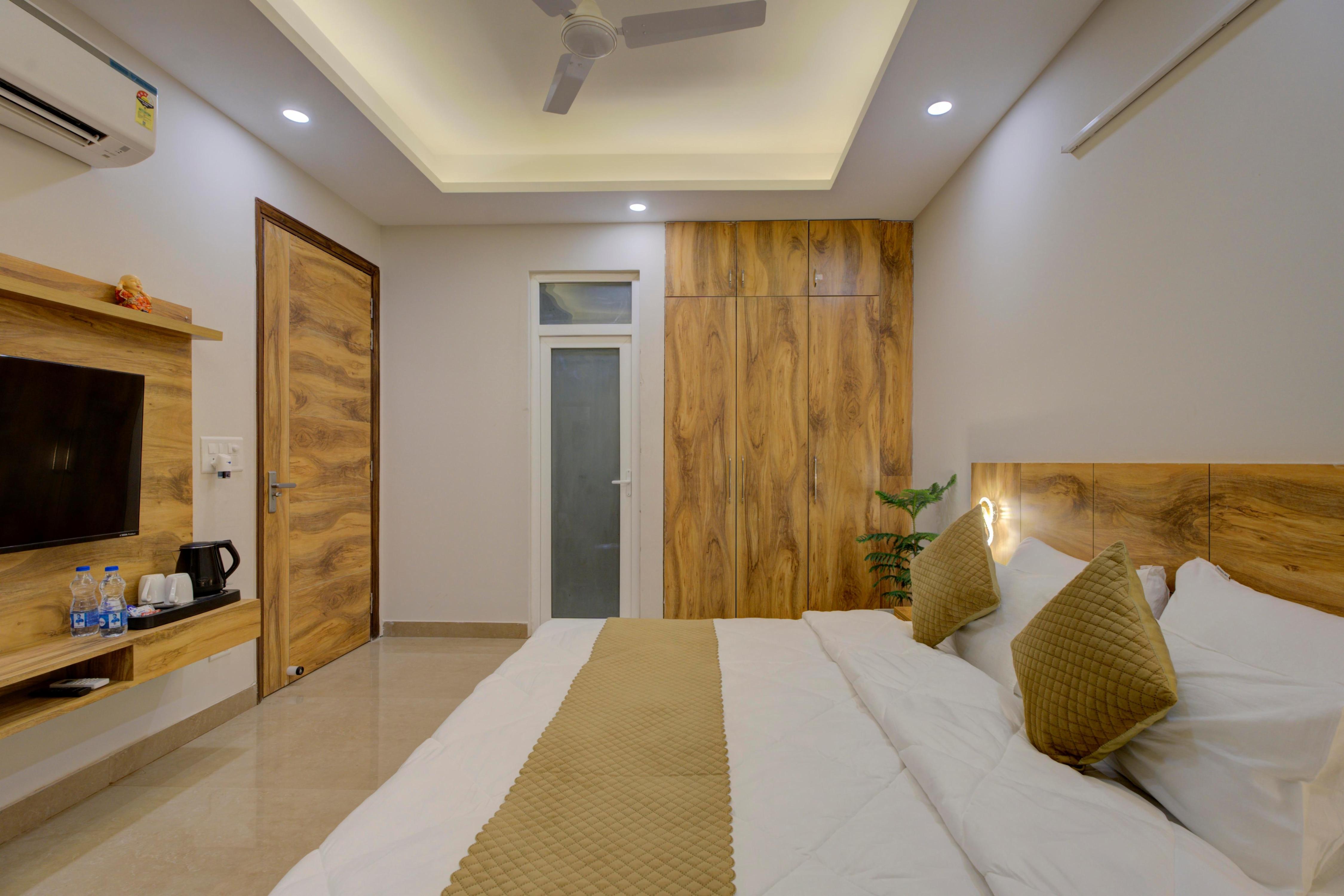 Lodgers Serviced Apartments | Golf Course Road - Tap to explore photos