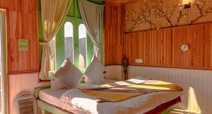Firgun Chapter Shoja Room Type - Deluxe Balcony Room