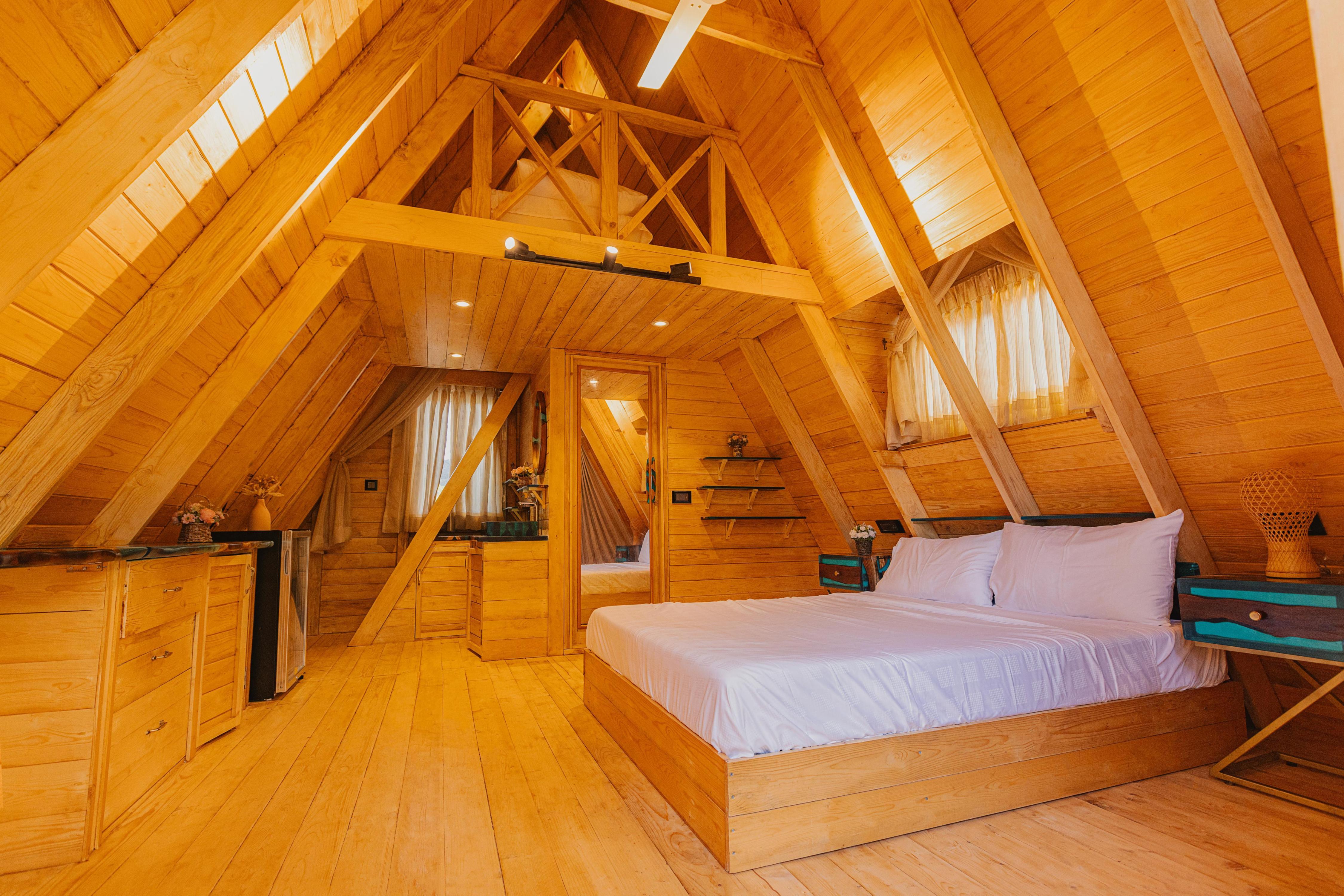 Le Chalet - Tap to explore photos