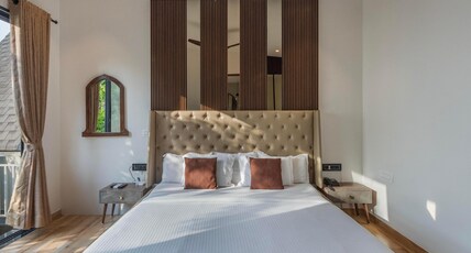 SaffronStays Hillside Harrier (Couple's Retreat) Room Type - Couple's Retreat