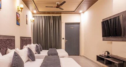 Maple Hill Resort Room Type - Family Room - Jungle View