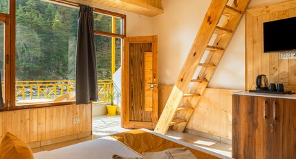 The Social Stays Kasol Room Type - Superior Quadruple Room with River view Wing A