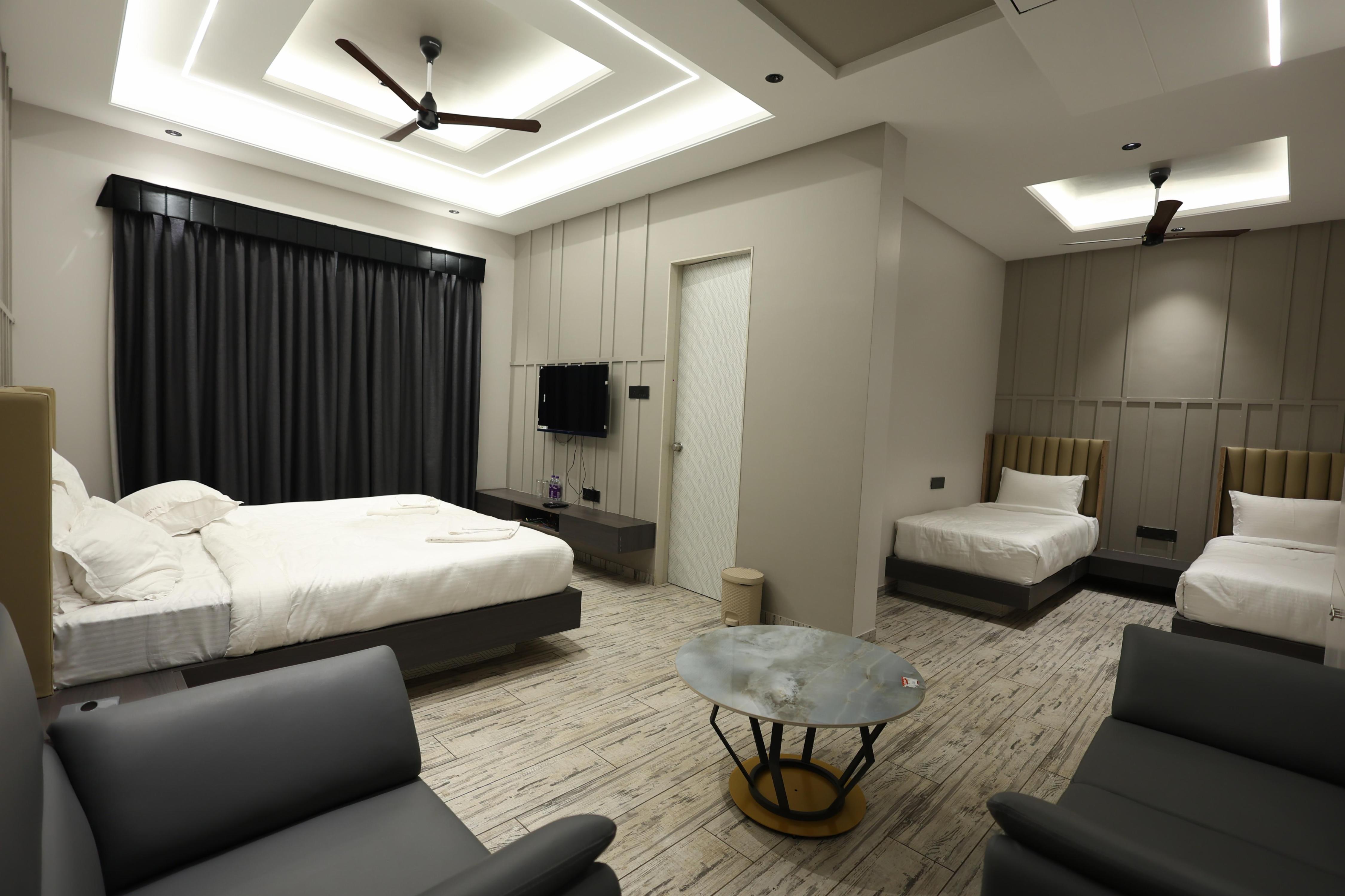 Hotel StatusInn Room Type - Family Suite Room