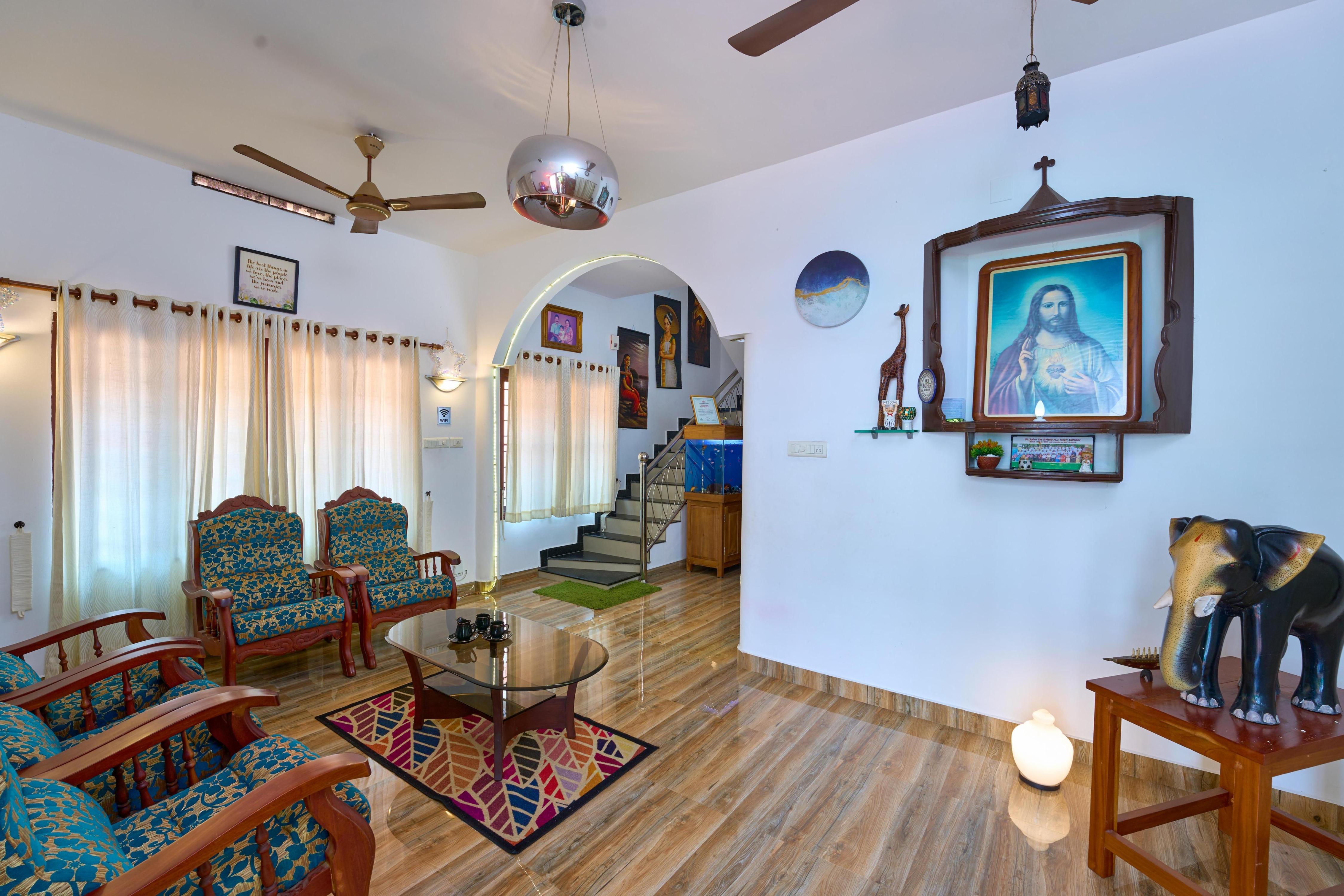 Peters Inn Homestay - Tap to explore photos