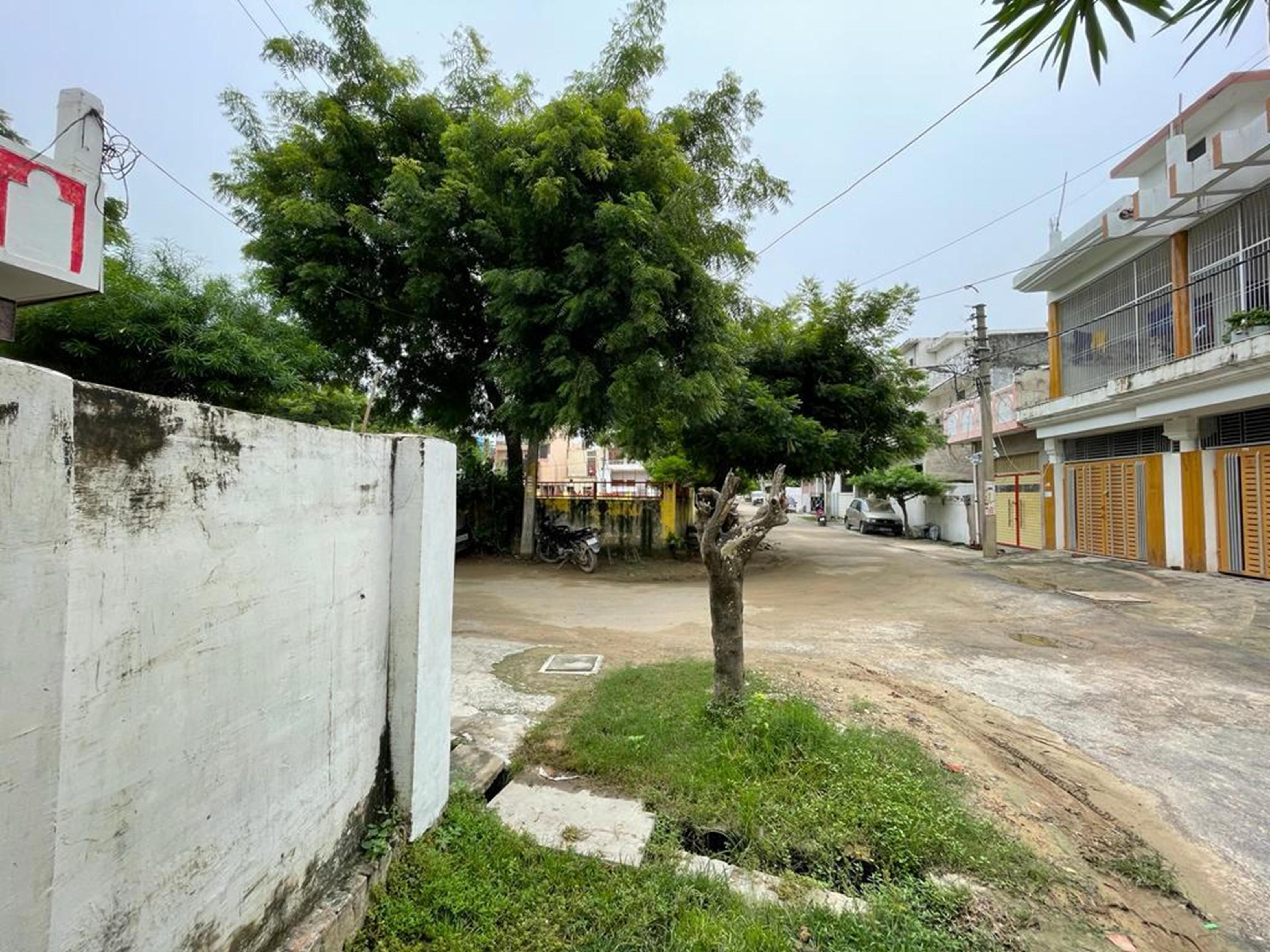 Shree Balaji Homestays - Tap to explore photos