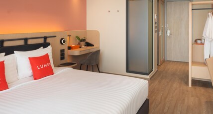 Lumen Bangkok Udomsuk Station Room Type - Lumen Deluxe King