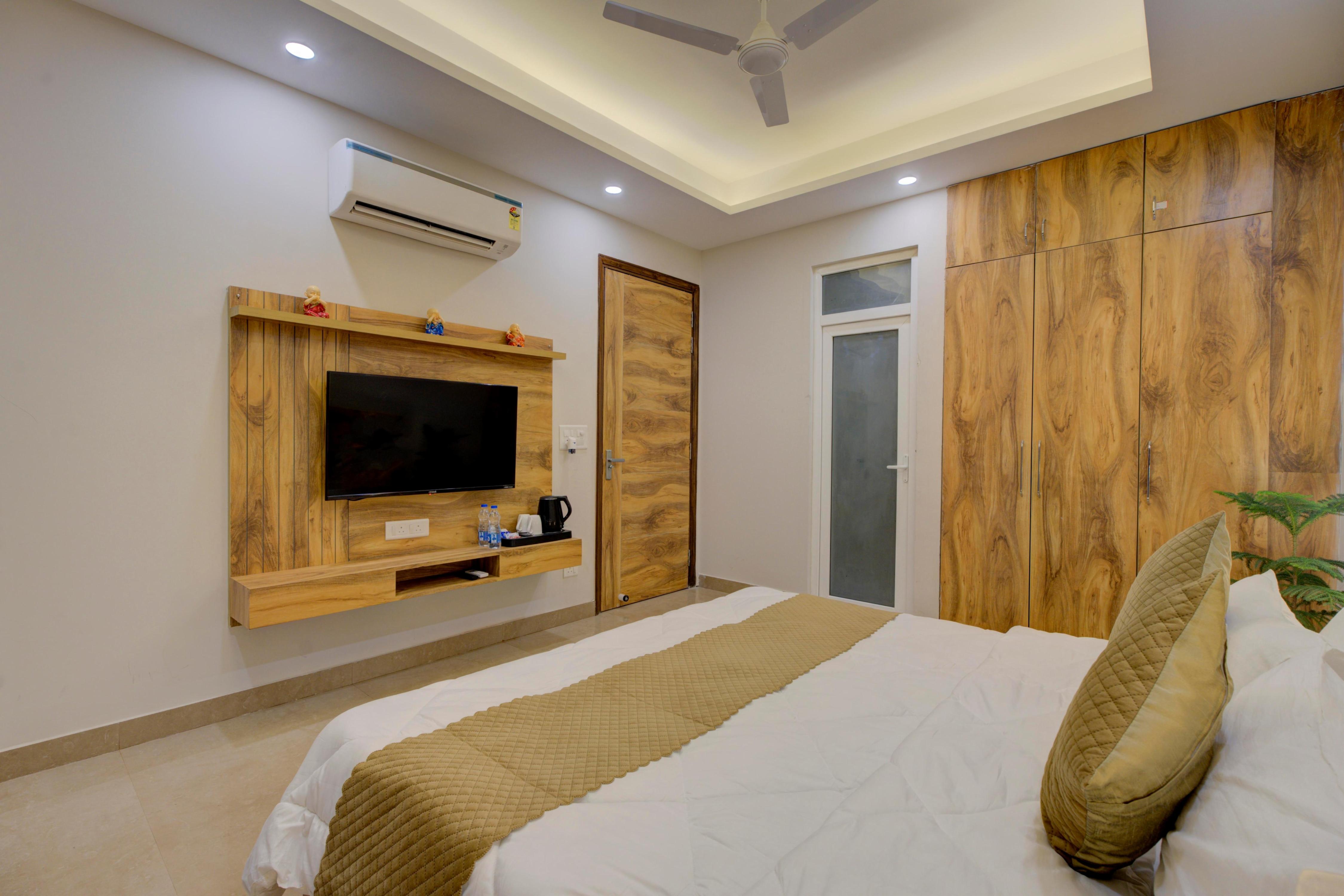 The Lodgers Luxury 1BHK Apartments | Near Golf Course Road - Tap to explore photos