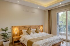 The Lodgers Luxury 1BHK Apartments | Near Golf Course Road