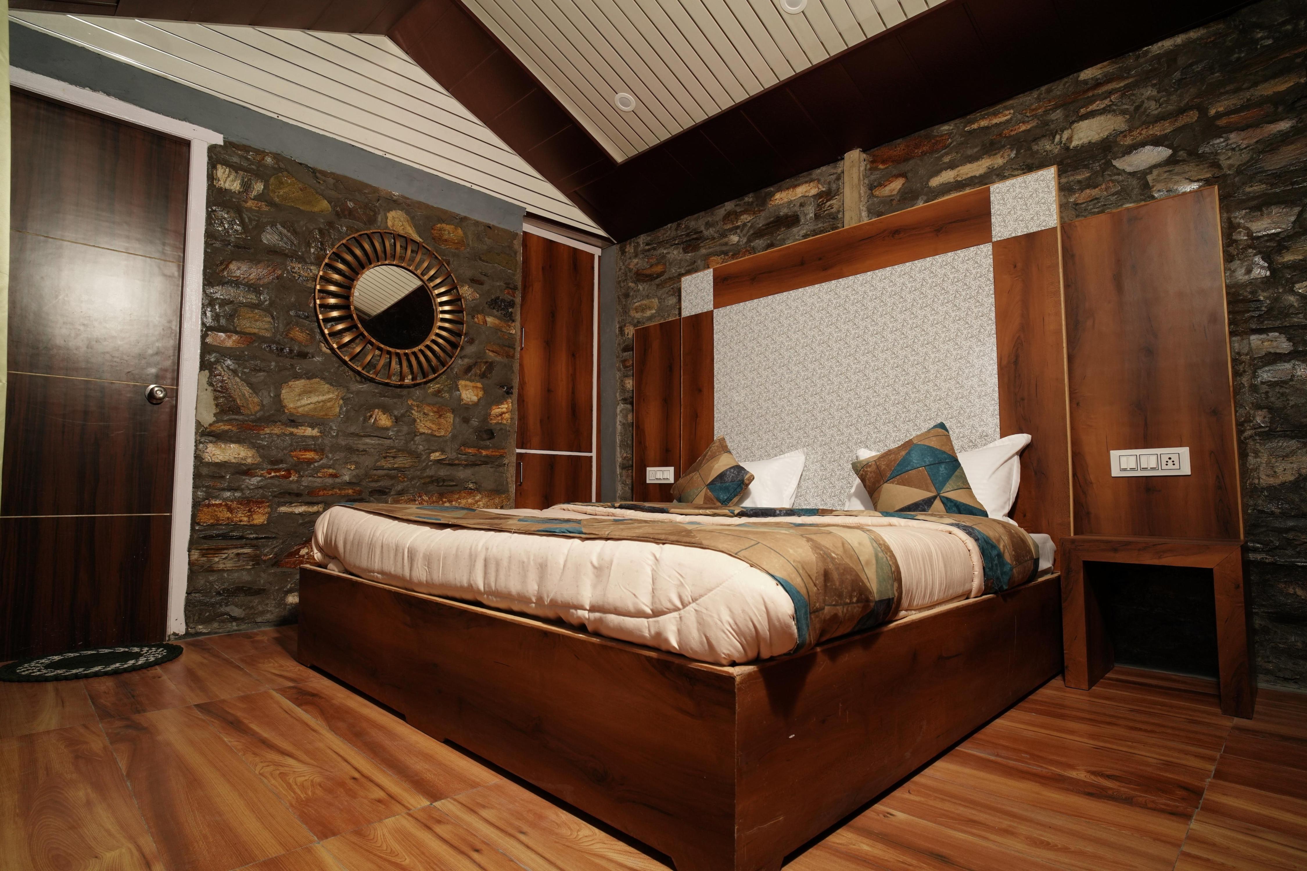 Hadley Inn Cottages Chail - Tap to explore photos