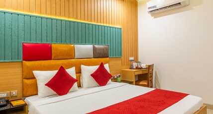 Haris Court - Cyber Hub Room Type - Deluxe Room