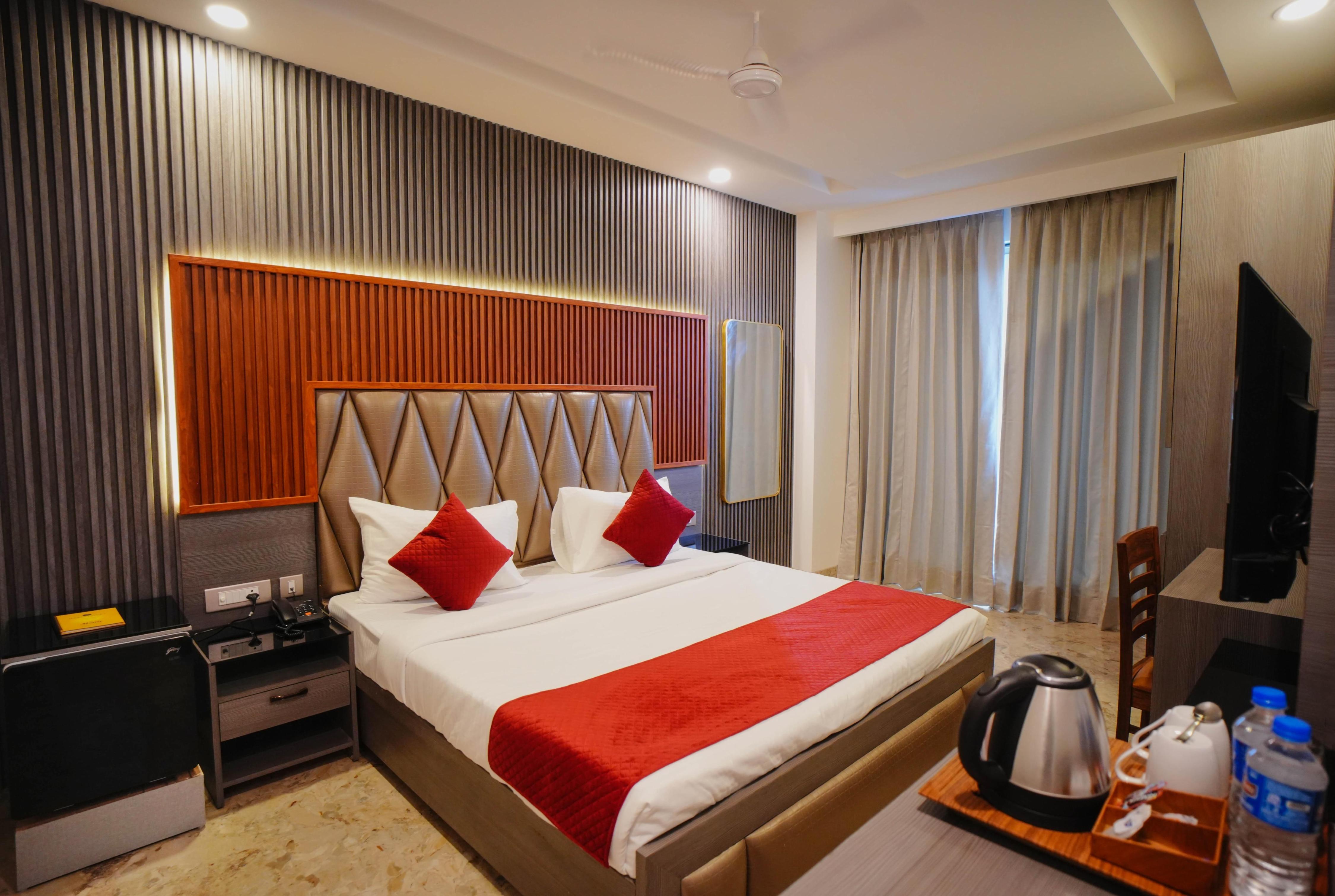 Haris Court - Cyber Hub Room Type - Superior Room with Balcony