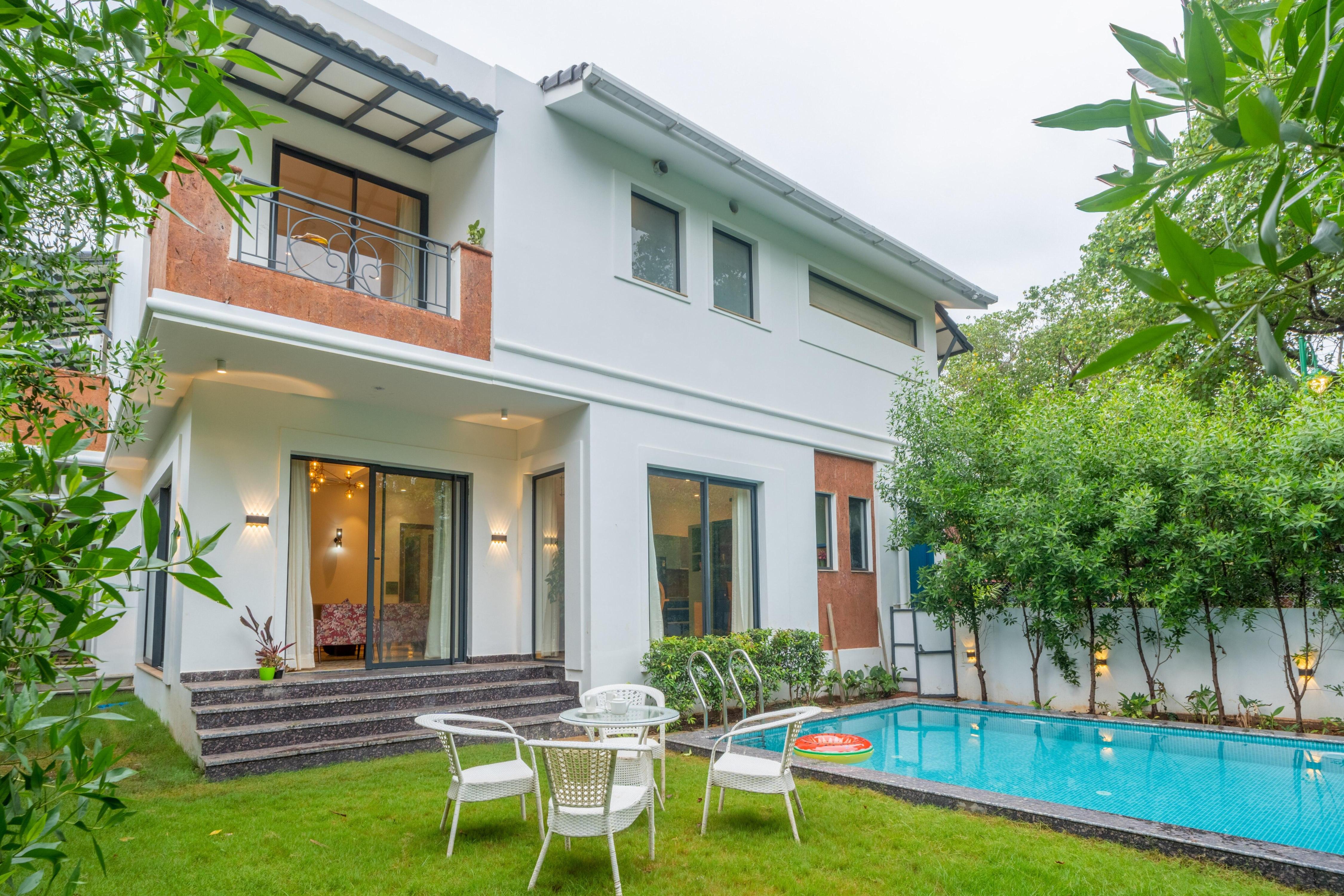 ELIVAAS 4 BHK with Pvt Pool & Jacuzzi bathtub | Laguna Aura - Tap to explore photos