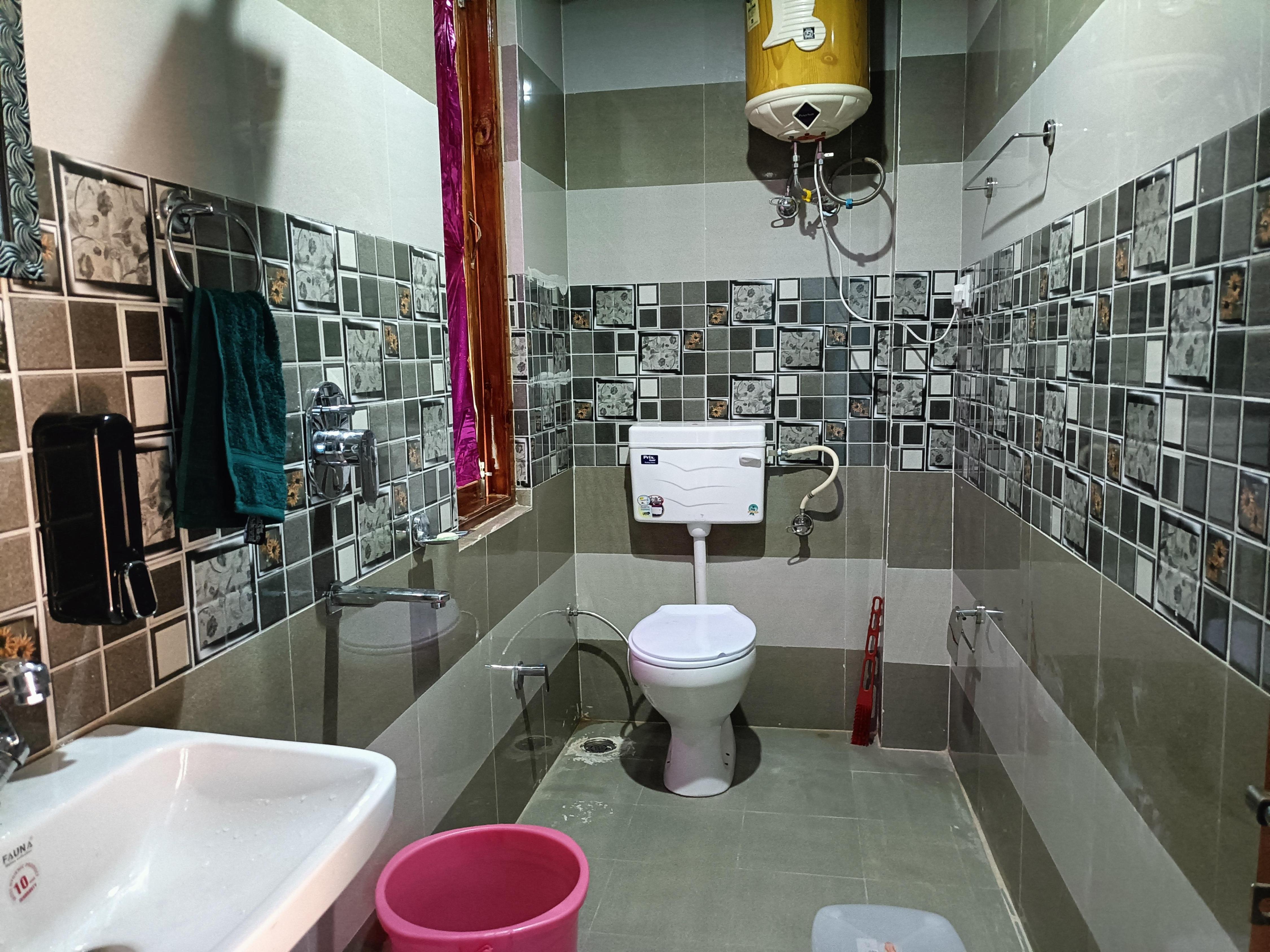 AAA Homestay - Tap to explore photos