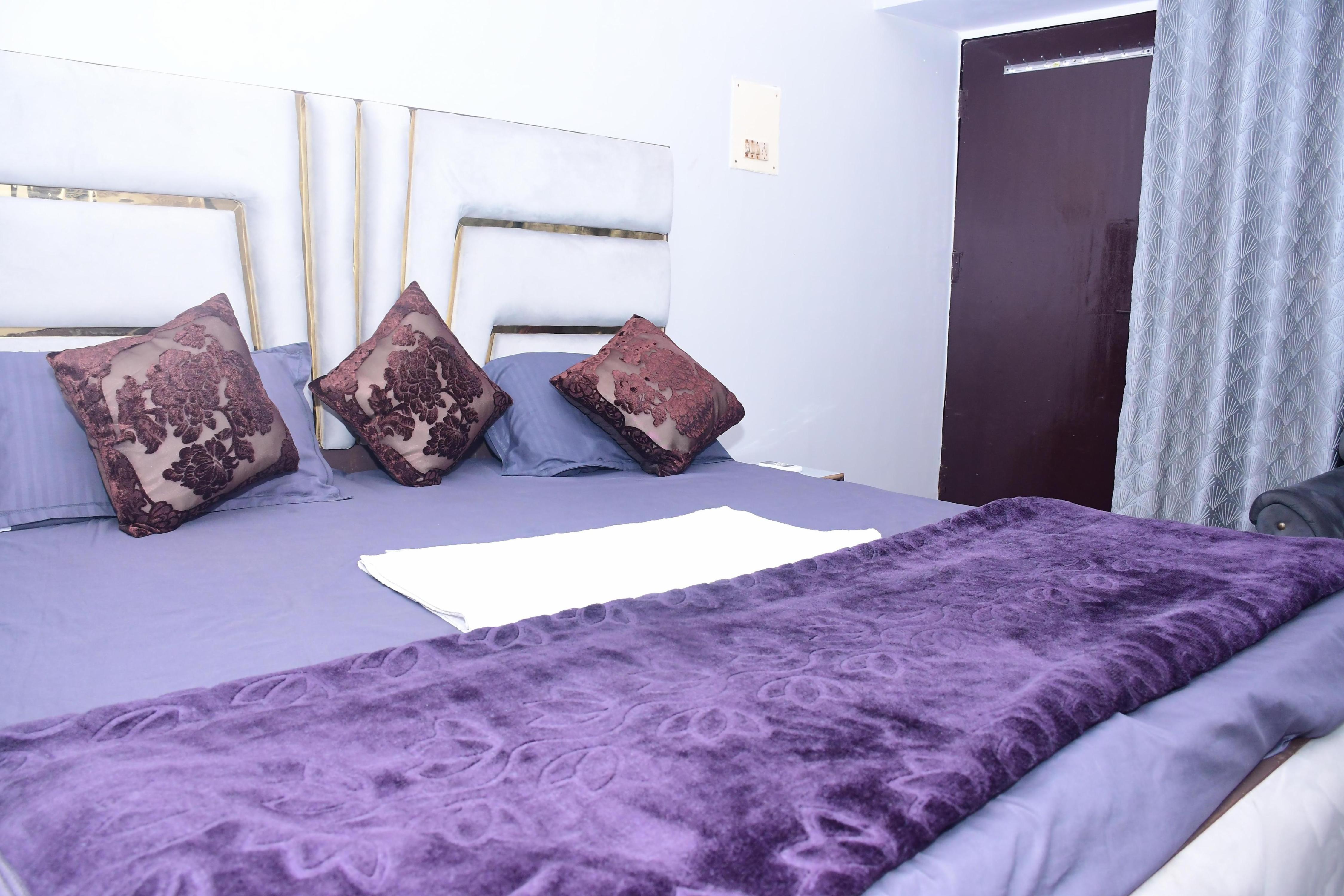 KB Homestay | Near Ram Temple - Tap to explore photos