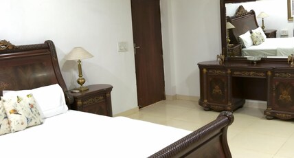 Embassy Suites - Chankya puri Room Type - Deluxe King Room