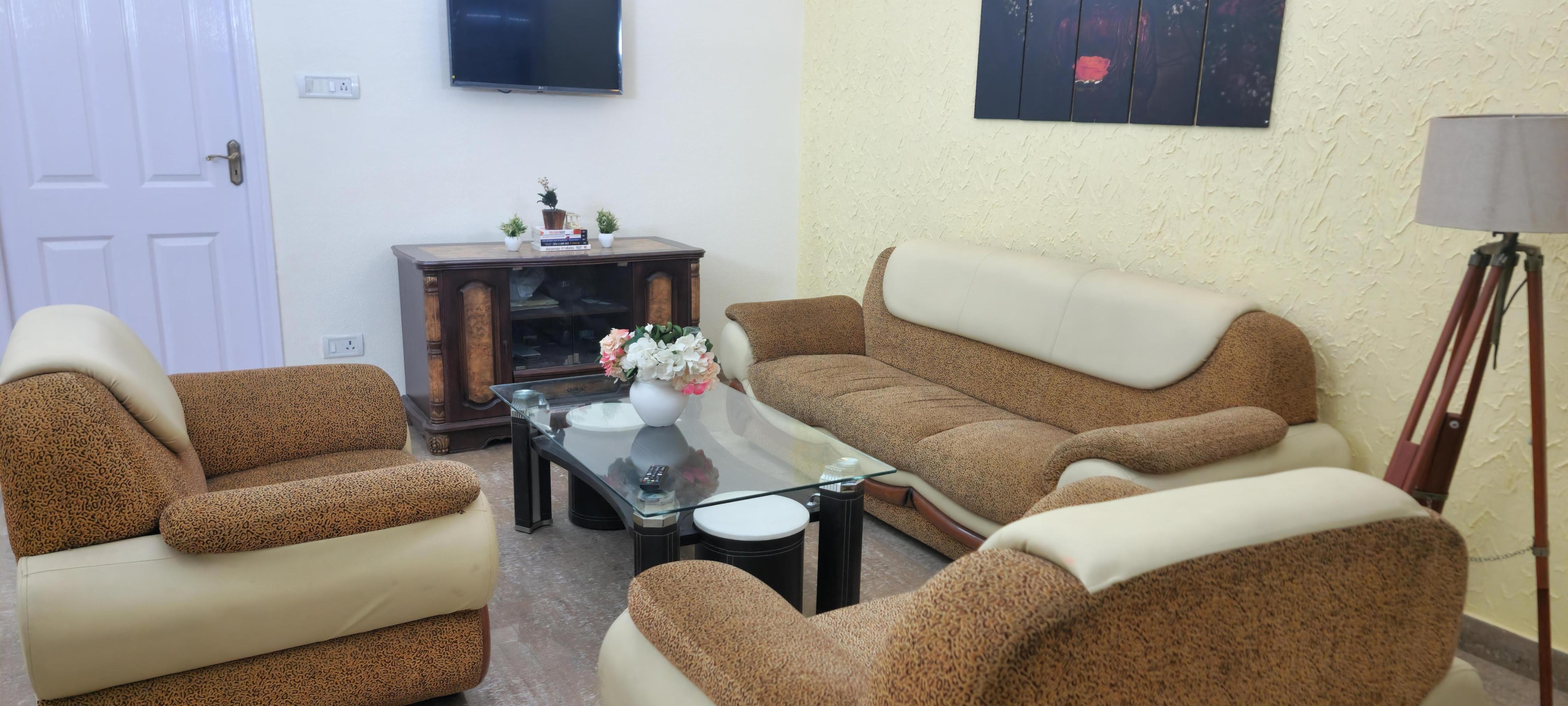 Hillside 3BHK with Panoramic View - Tap to explore photos