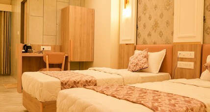 El Lujo Hotel Room Type - Repose Twin Bed Room