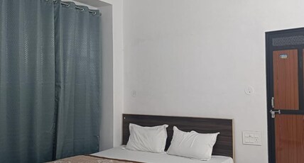 Gunjan-Villa Palace Room Type - Bedroom 8