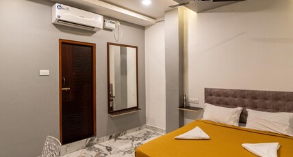 HOTEL BEES Room Type - Double Room