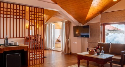 Summit Norbughang - The Signature Collection Room Type - Family Attic Suite with Balcony, Bathtub and Kanchenjunga View Summit Norbughang - The Signature Collection Room Type - Family Attic Suite with Balcony, Bathtub and Kanchenjunga View
