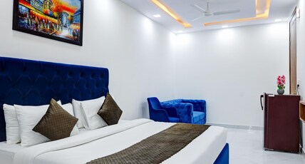 Limewood Stay Sector 29 Room Type - Super Deluxe Room With Balcony