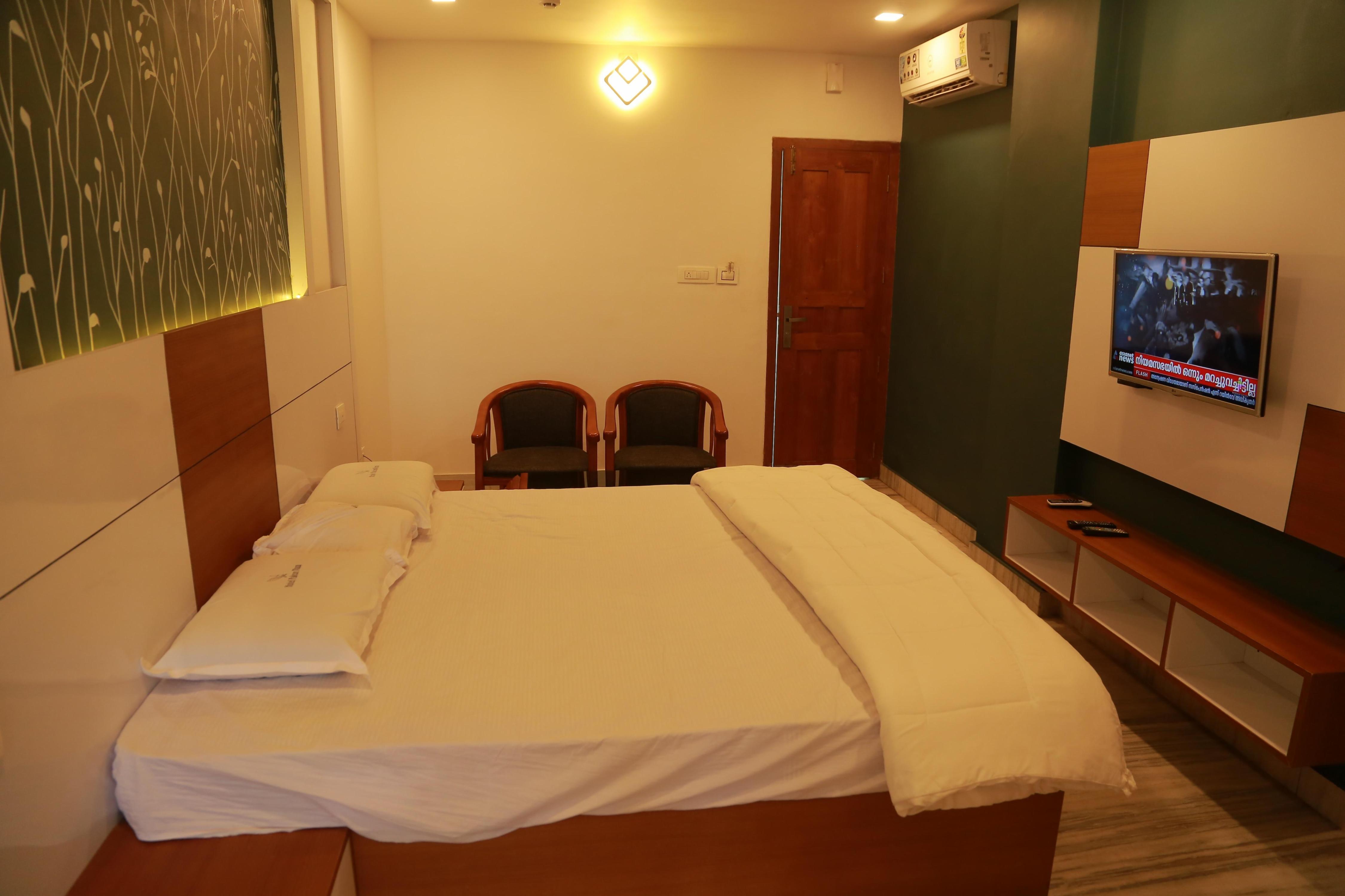 Falcon Plaza Room Type - Delux Room