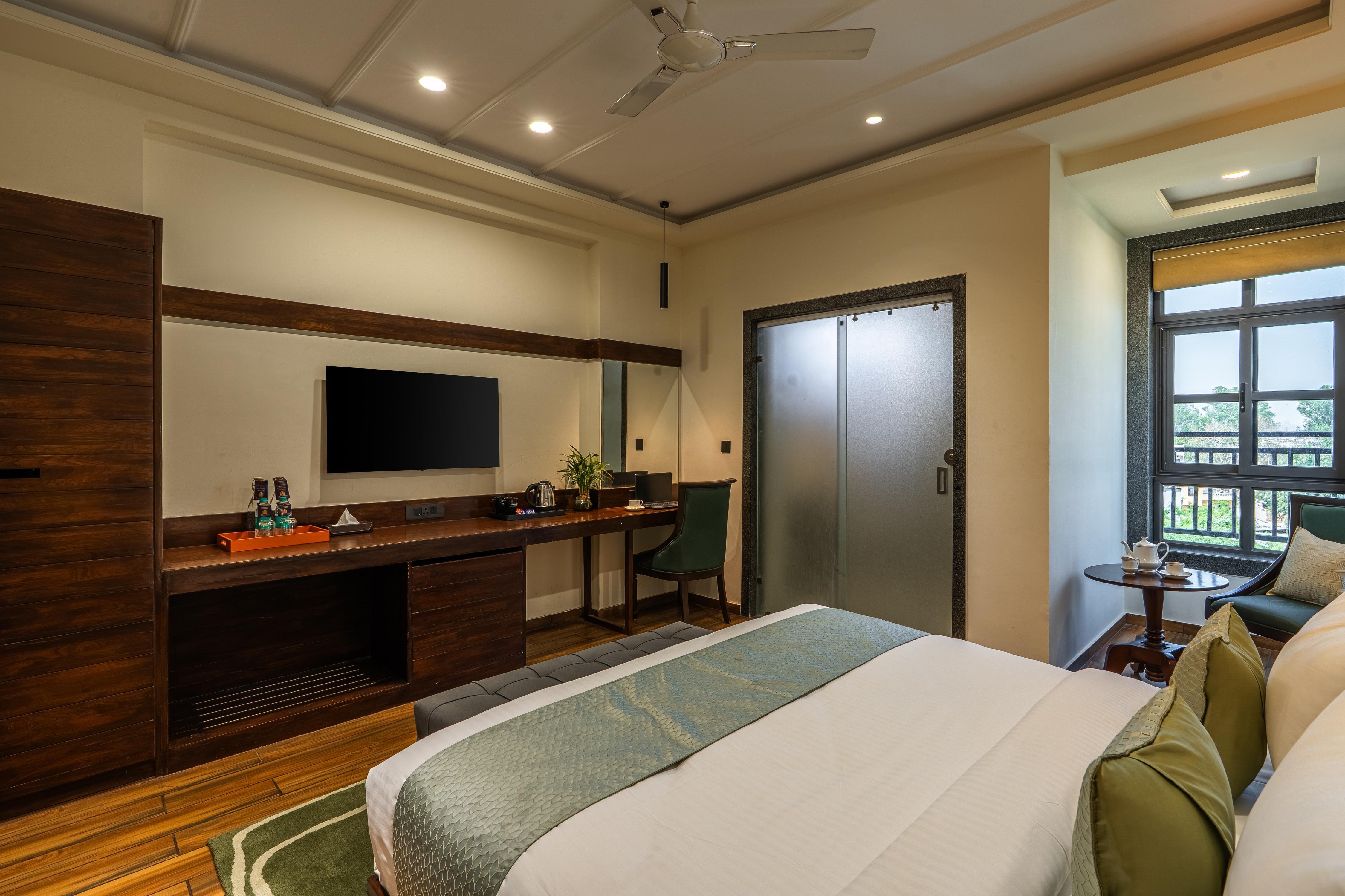 Perfectstayz Premium Udaipur by the Lake Room Type - Executive room with lake view