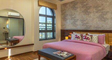 Perfectstayz Premium Udaipur by the Lake Room Type - Imperial suite with bathtub and lake view Perfectstayz Premium Udaipur by the Lake Room Type - Imperial suite with bathtub and lake view