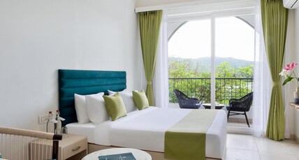 Stone Wood Hotel Amboli Room Type - Family Room
