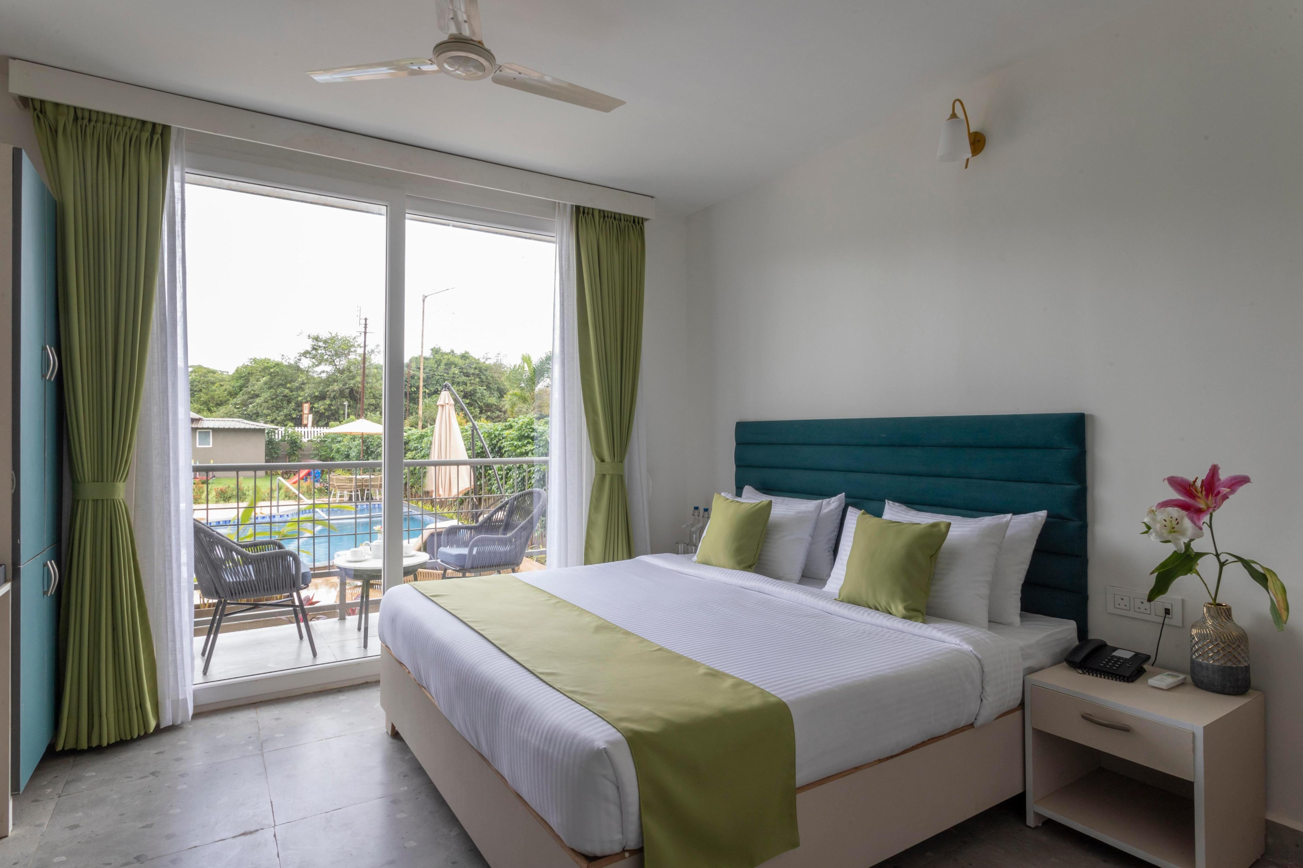 Stone Wood Hotel Amboli Room Type - Deluxe Room