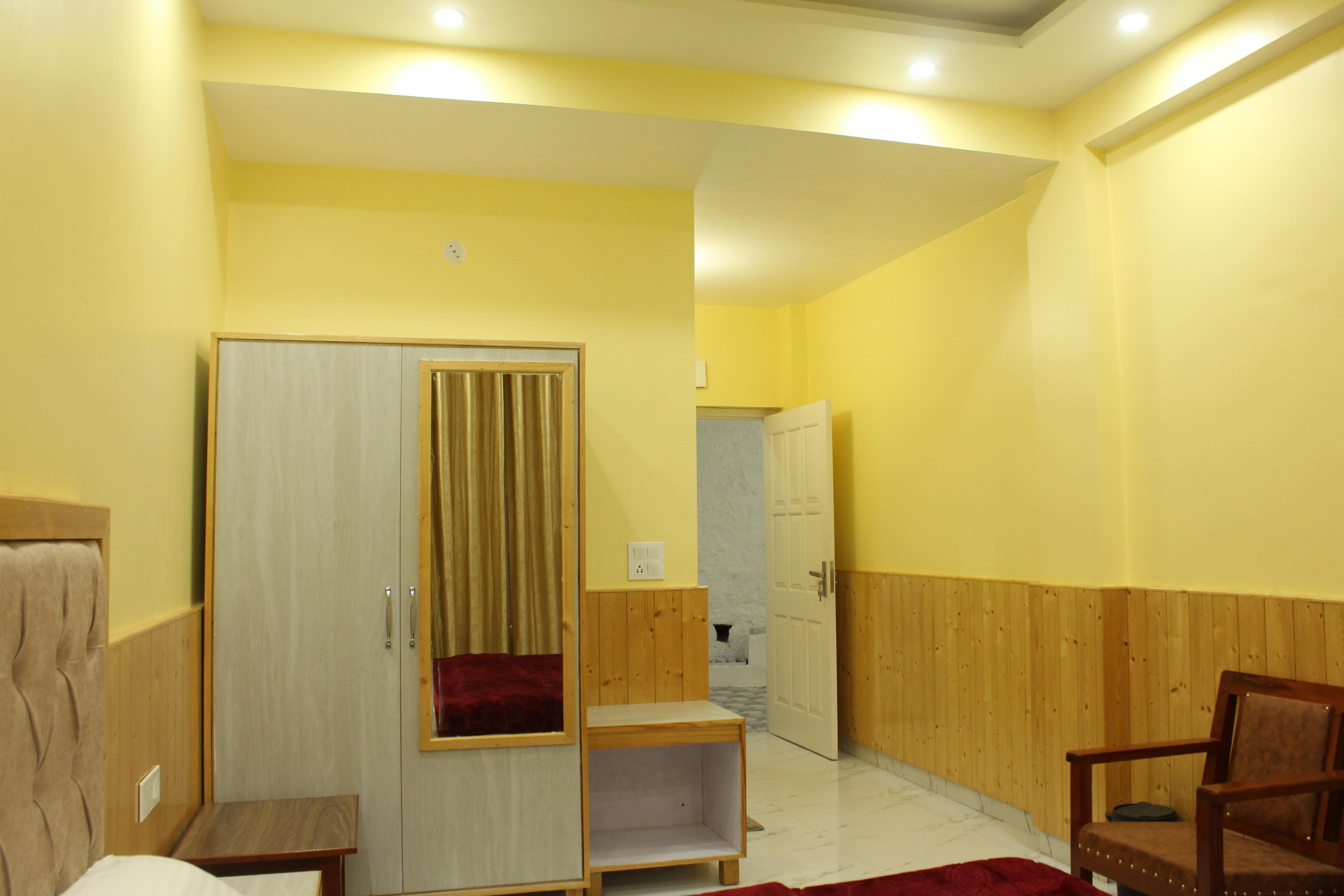 PC KUNJ HOMESTAY & RESTAURANT - Tap to explore photos
