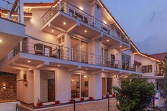 Alaya Stays 4 BHK with breathtaking views | Amara Dusk