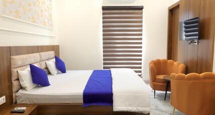 Shrinath Palace Room Type - Standard Room